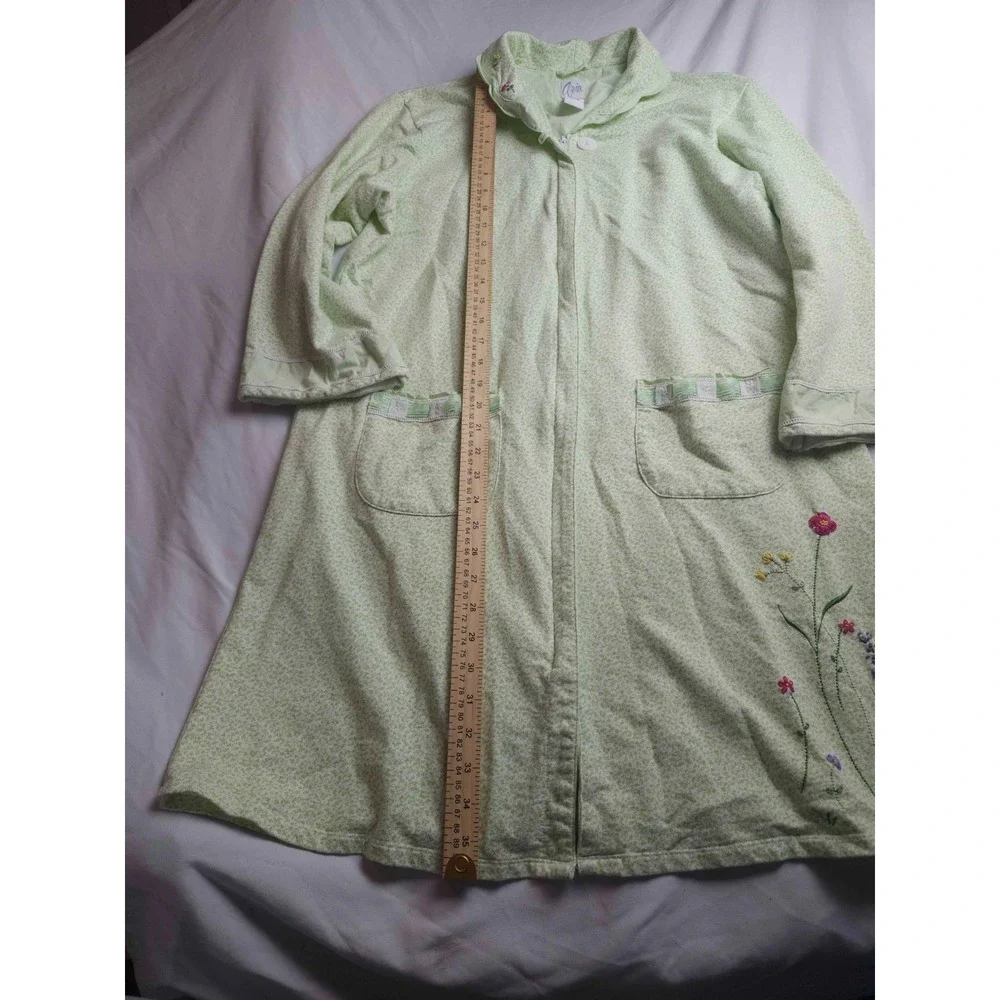 Aria Robe Womens M Green Floral Embroidered‎ Full Zip 3/4 Sleeves Cozy Pockets